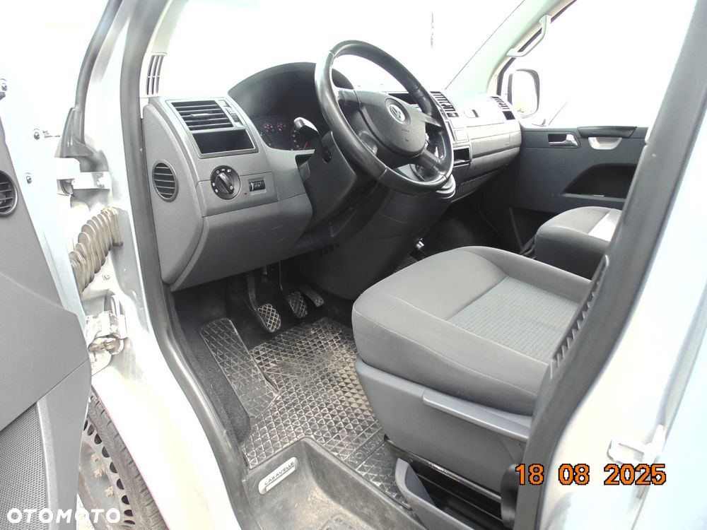 Volkswagen Caravelle - 6