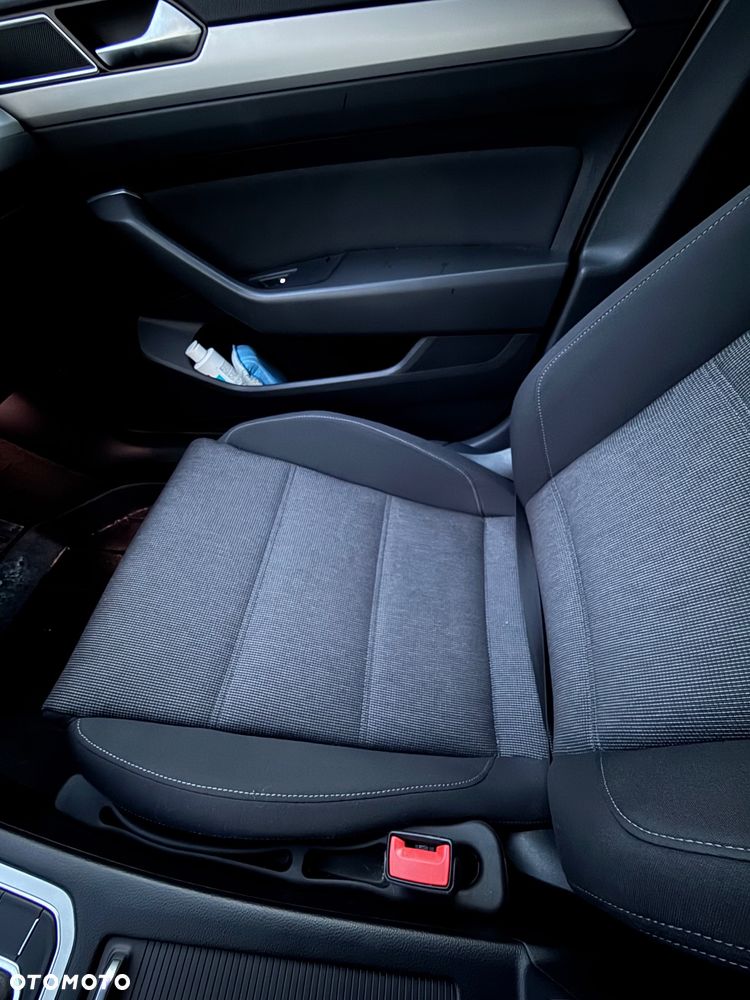 Volkswagen Passat - 9