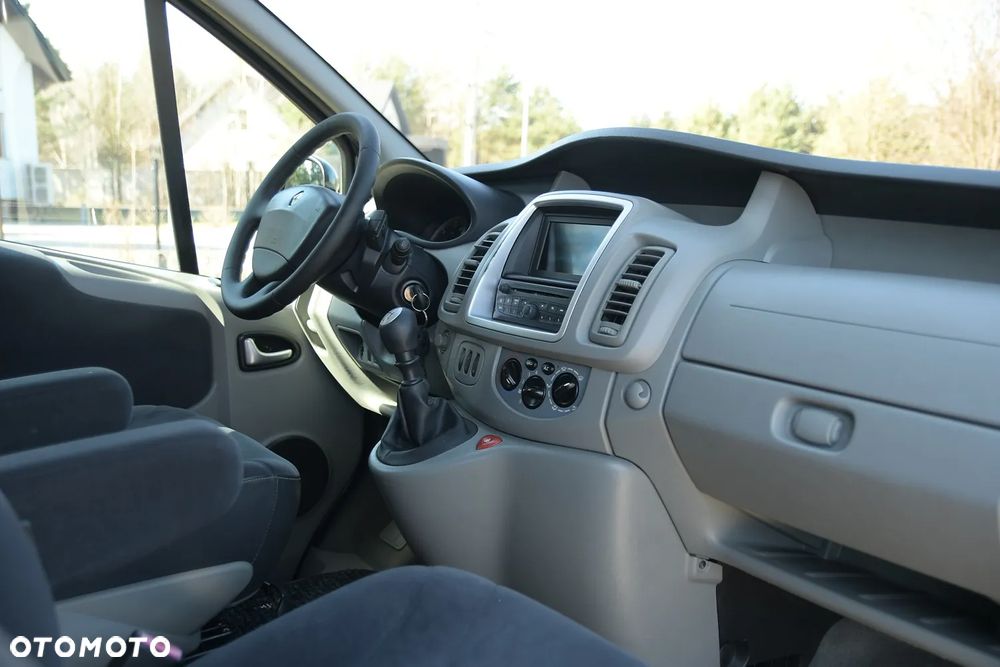 Renault Trafic FAP Grand Passenger Black Edition - 26