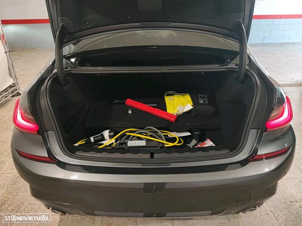 BMW 330 e Pack M Auto - 10
