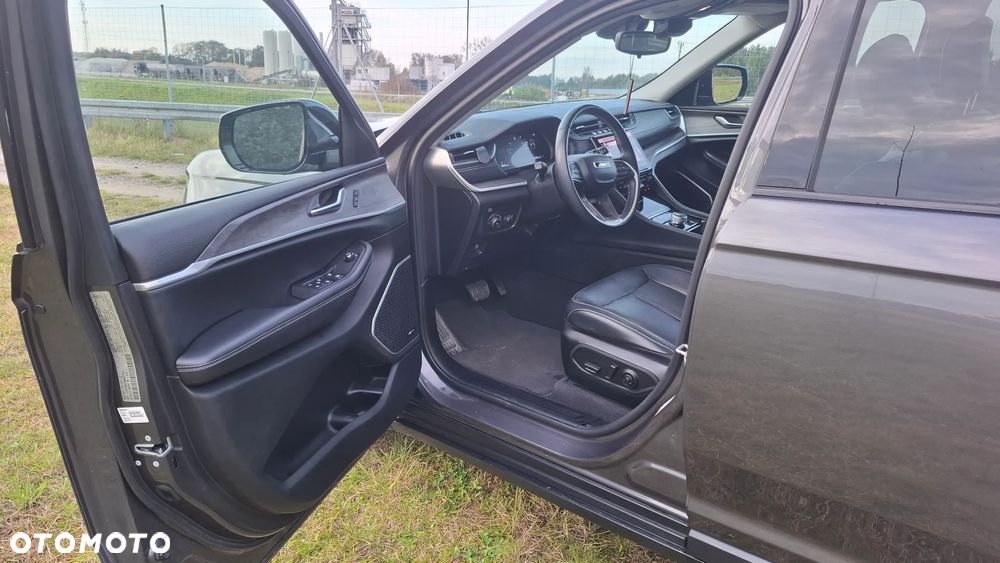 Jeep Grand Cherokee - 12