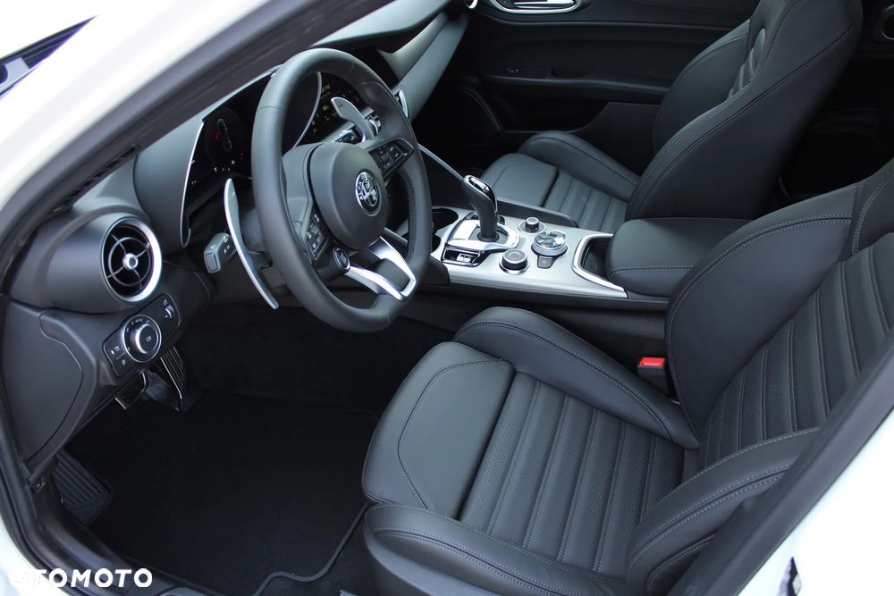 Alfa Romeo Giulia 2.0 Turbo Veloce Q4 - 6