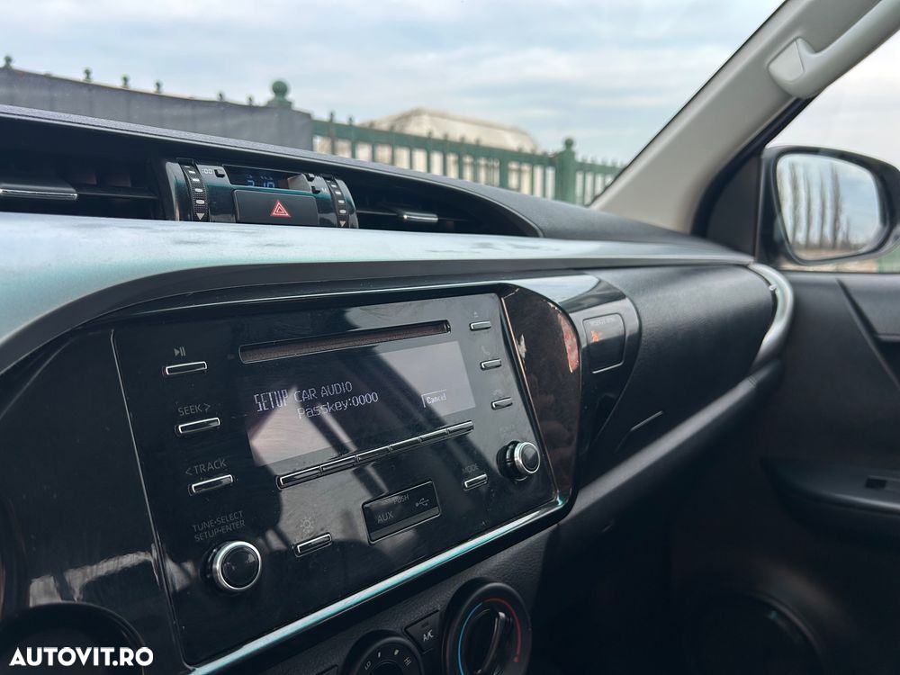 Toyota Hilux 2.4D 150CP 4x4 Double Cab 6MT Style - 24