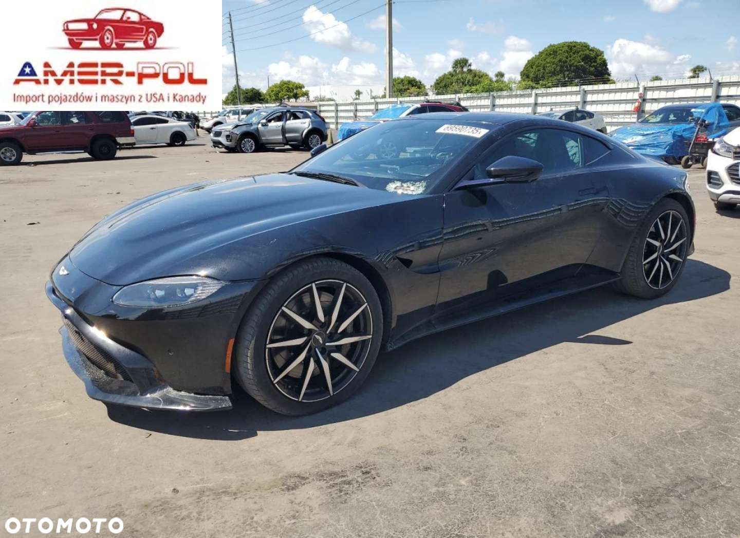 Aston Martin Vantage - 1