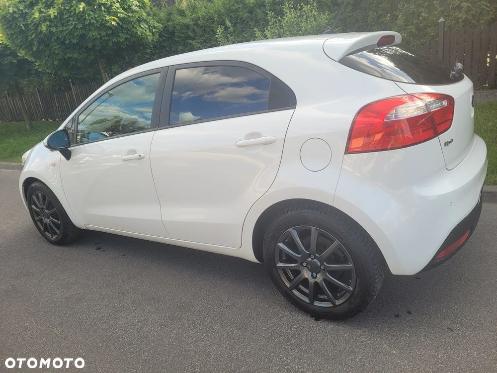 Kia Rio 1.2 Attract - 5