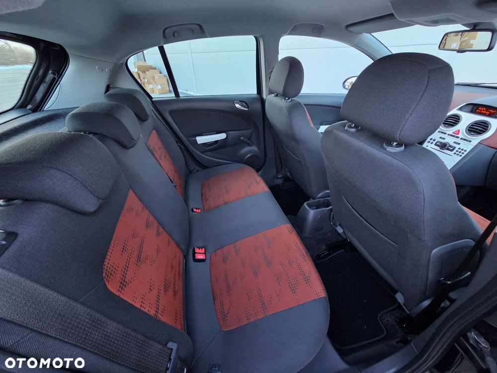 Opel Corsa 1.4 16V Satellite - 32