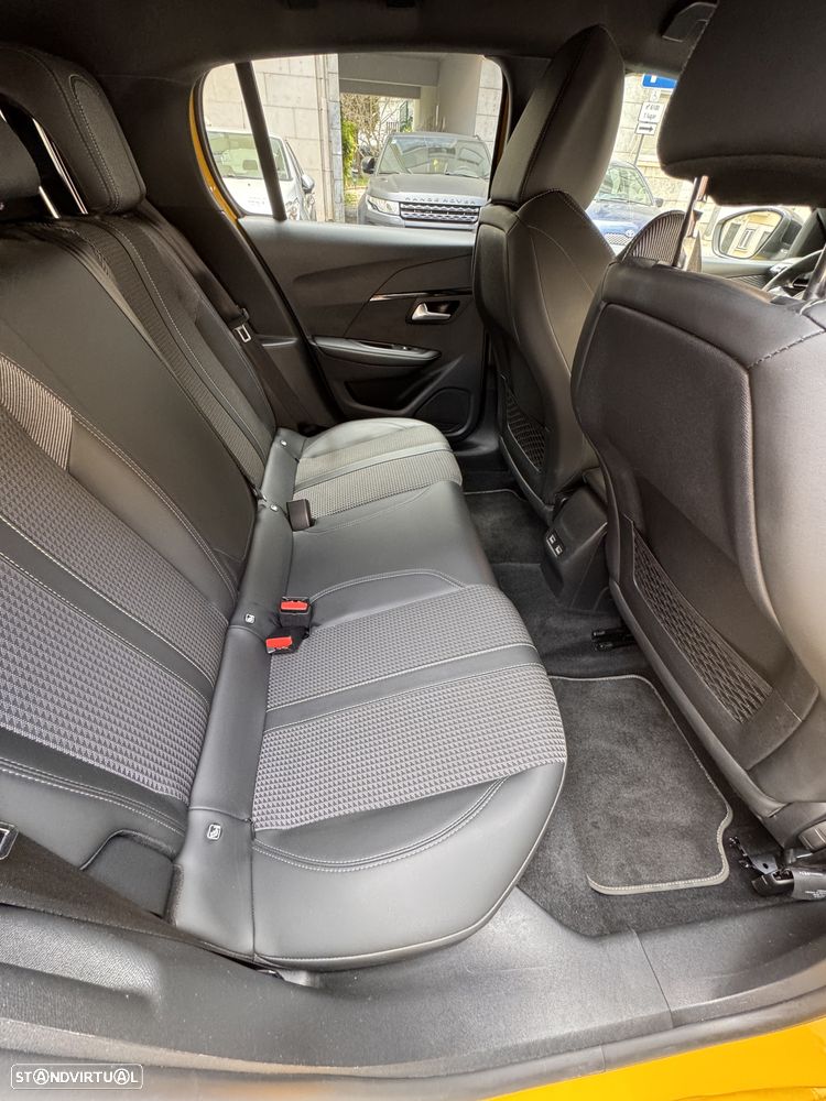 Peugeot e-208 GT Pack - 11