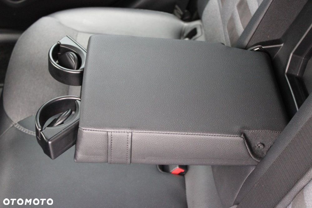 Mercedes-Benz GLA - 18