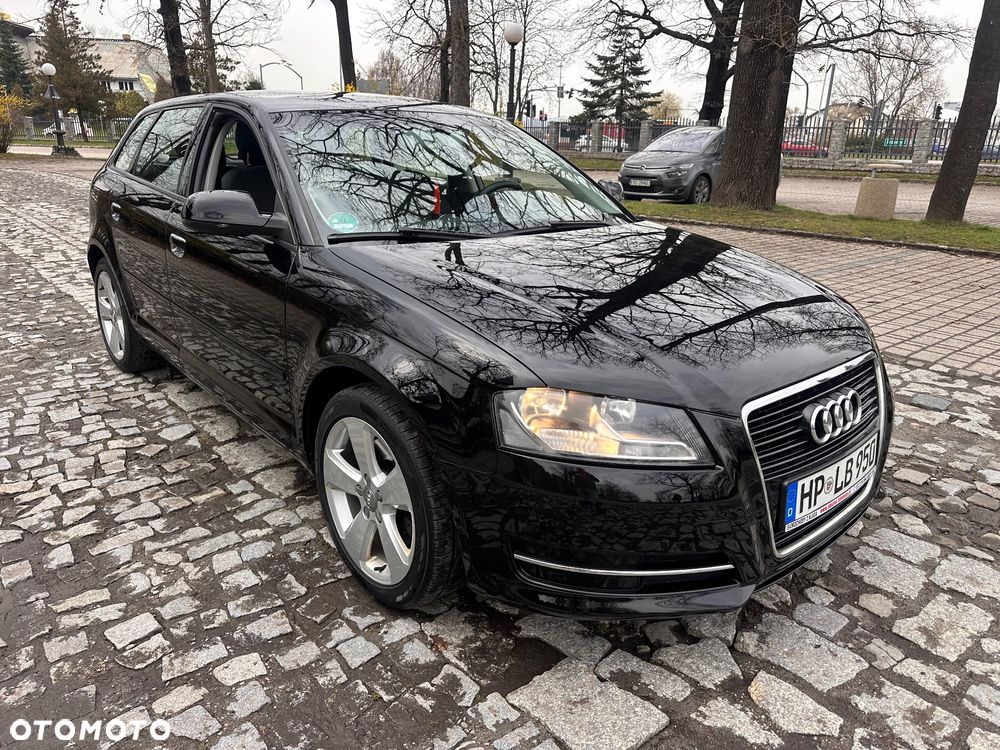 Audi A3 Sportback 2.0 TDI DPF quattro Ambiente - 4