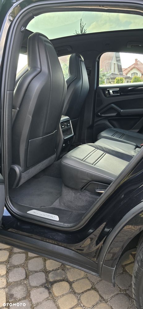 Porsche Cayenne - 16