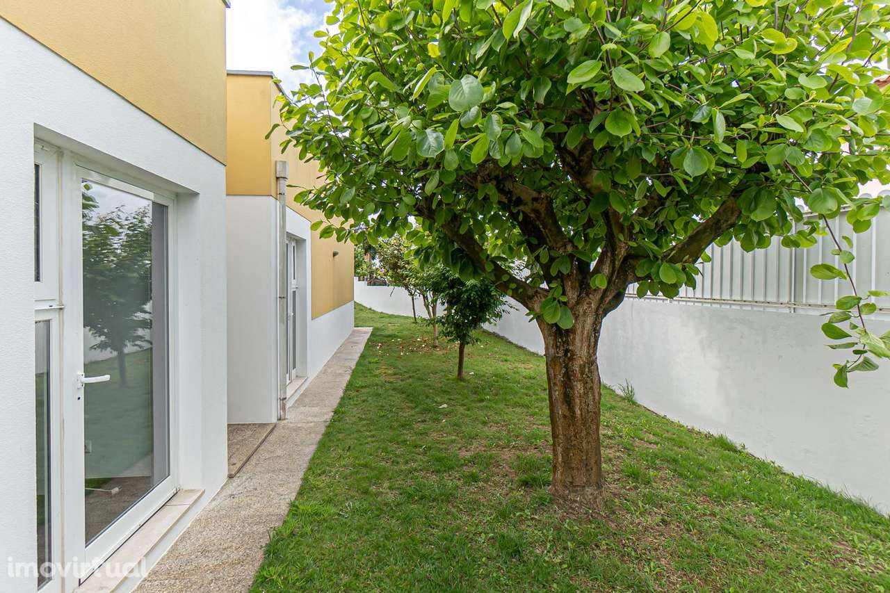 Moradia T3 de 4 Frentes, no centro Avanca( Estarreja),  lote de 360 m2 - Grande imagem: 2/27