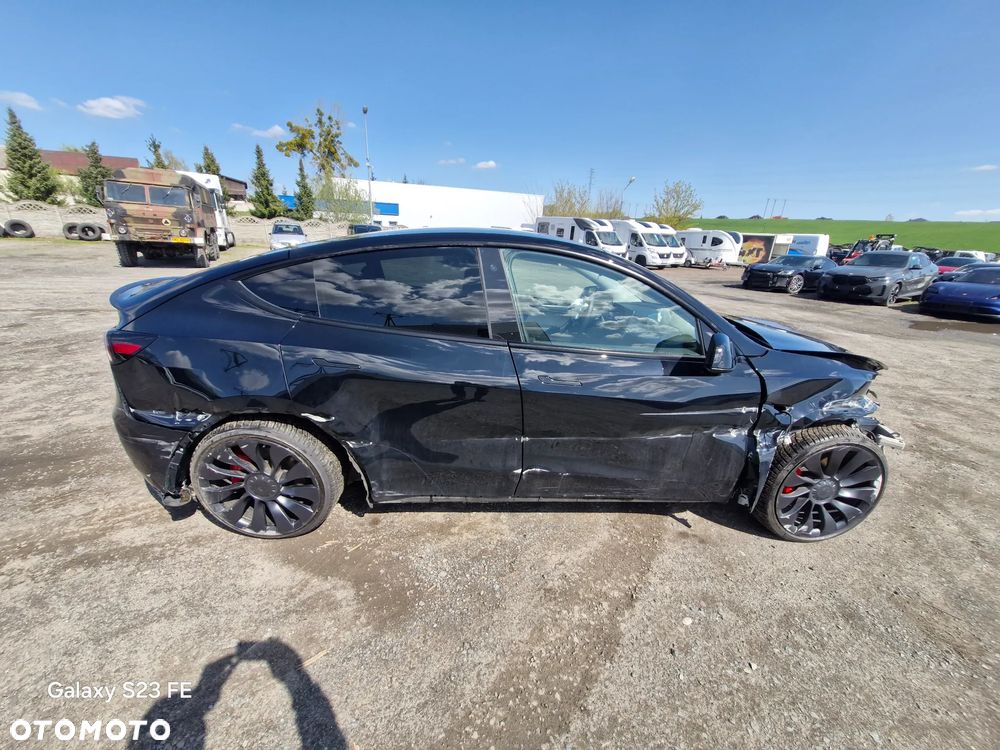 Tesla Model Y Performance Dual Motor AWD - 6
