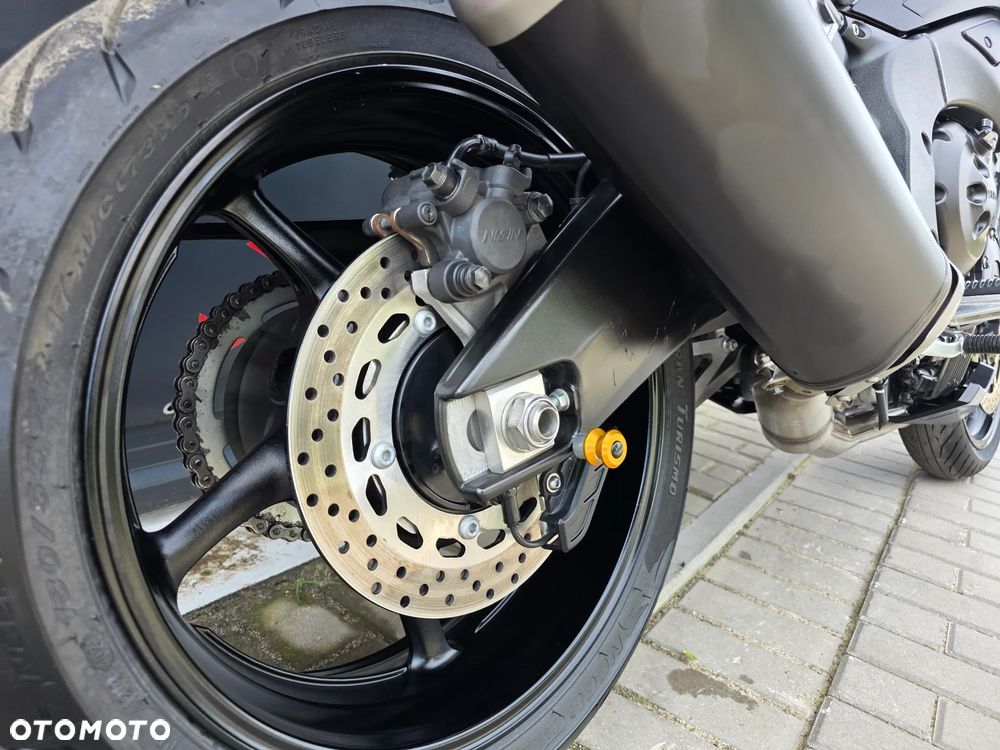 Yamaha FZ8 - 21