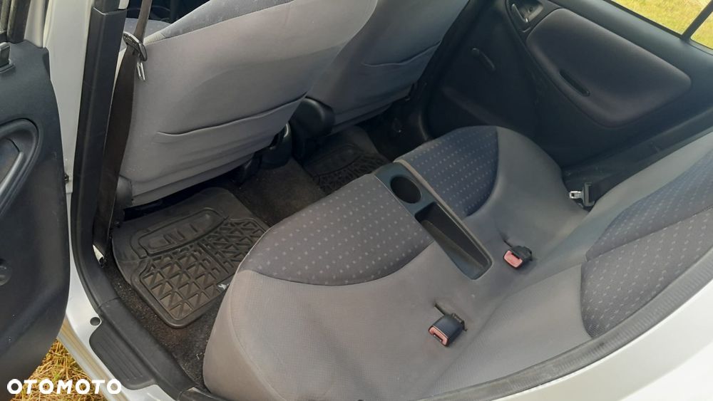 Toyota Yaris - 9