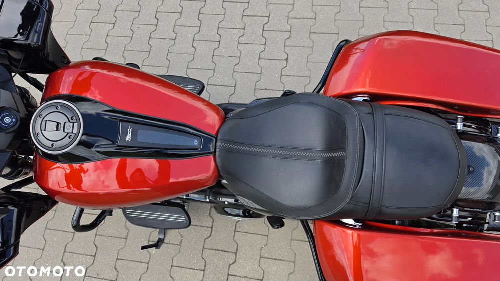 Harley-Davidson Touring Road Glide - 18