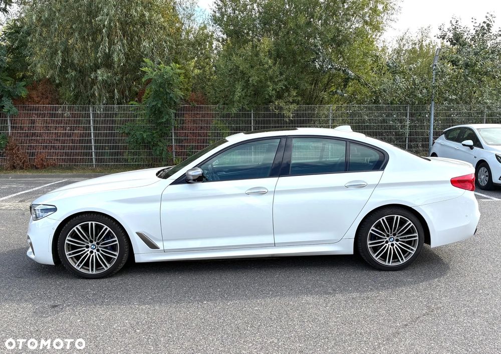 BMW Seria 5 M550i xDrive - 4