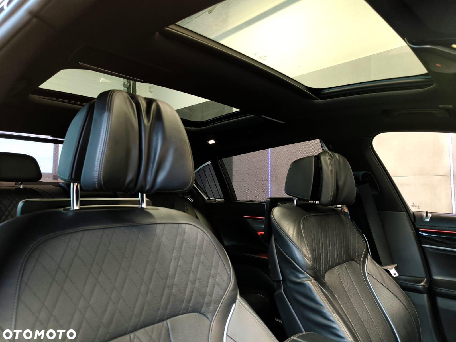 BMW Seria 7 750Li xDrive - 34