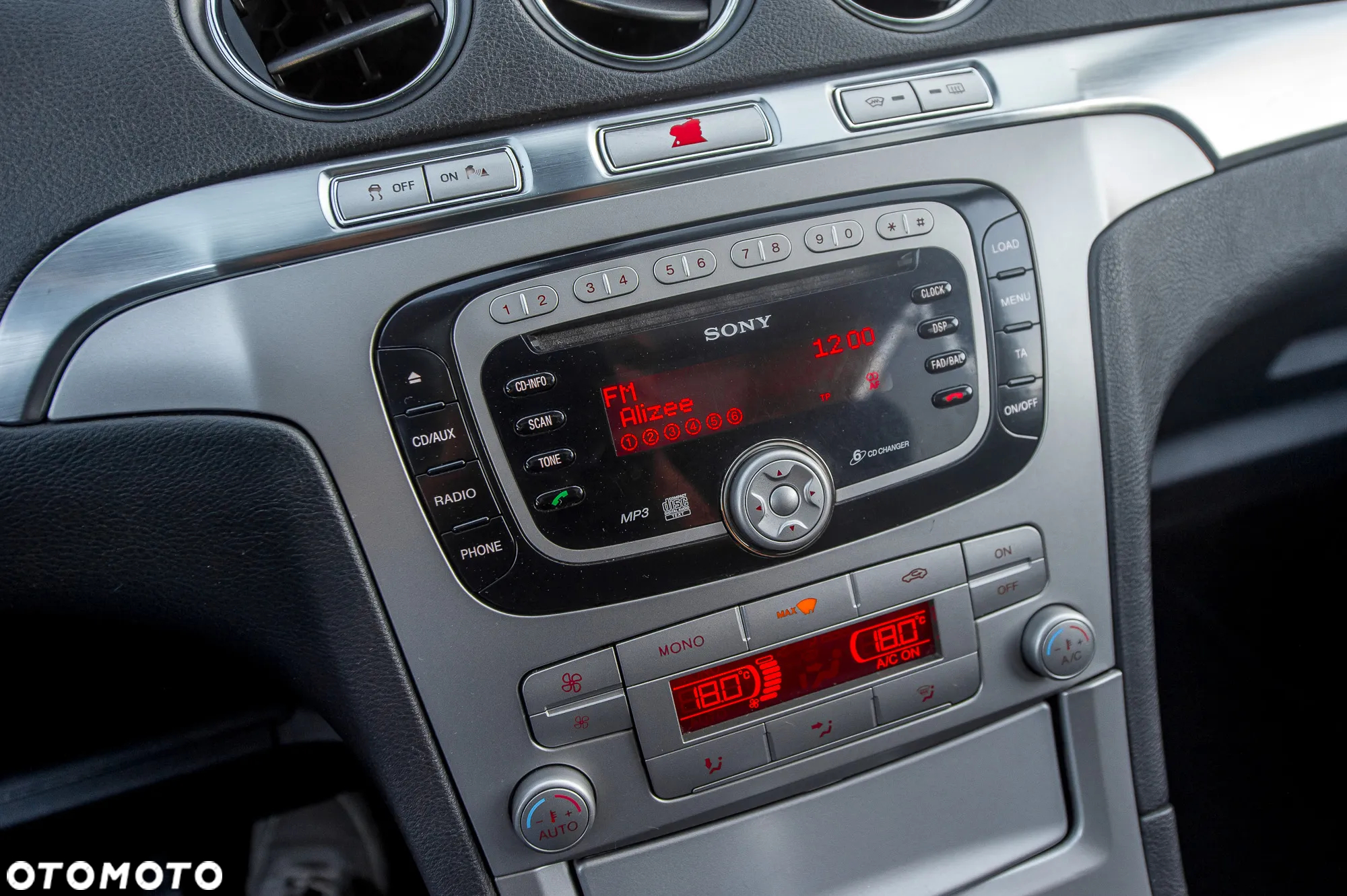Ford S-Max 2.5 Titanium - 28