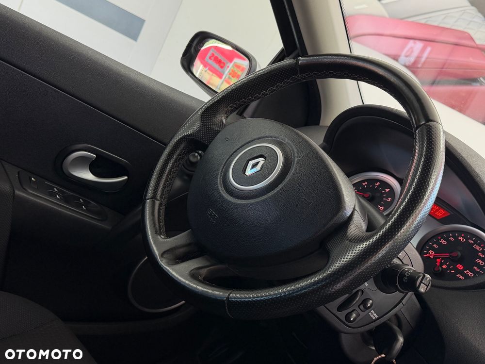 Renault Clio - 24