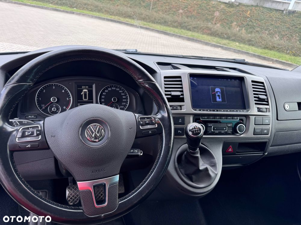 Volkswagen Caravelle - 16