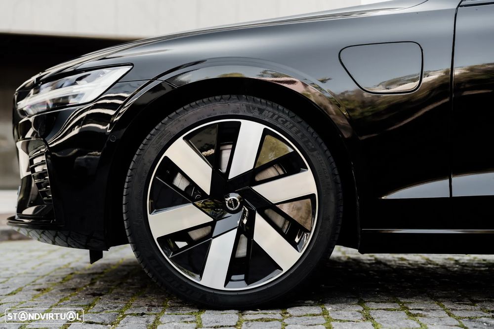 Volvo S60 T8 Recharge AWD Ultimate Dark - 4