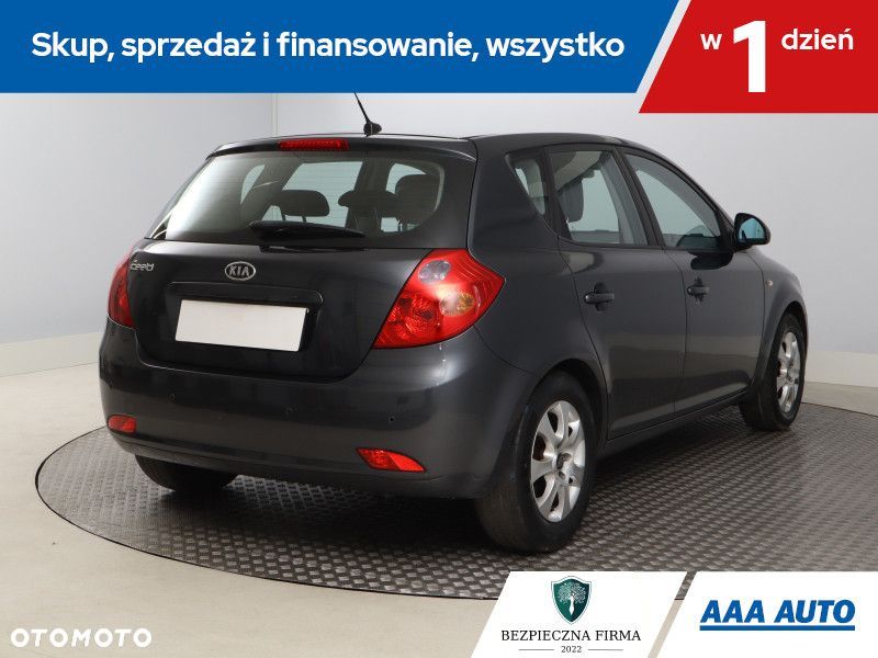 Kia Ceed - 7