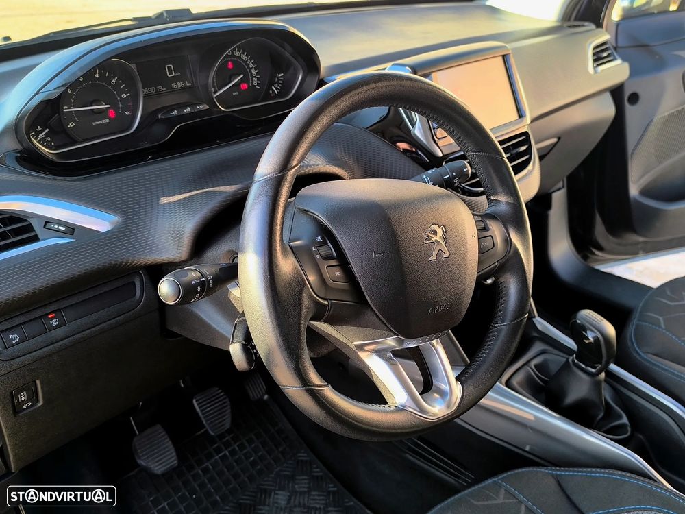 Peugeot 2008 1.2 PureTech Style - 7