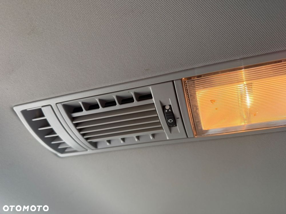 Volkswagen Caravelle 2.0 TDI L2 Highline - 16
