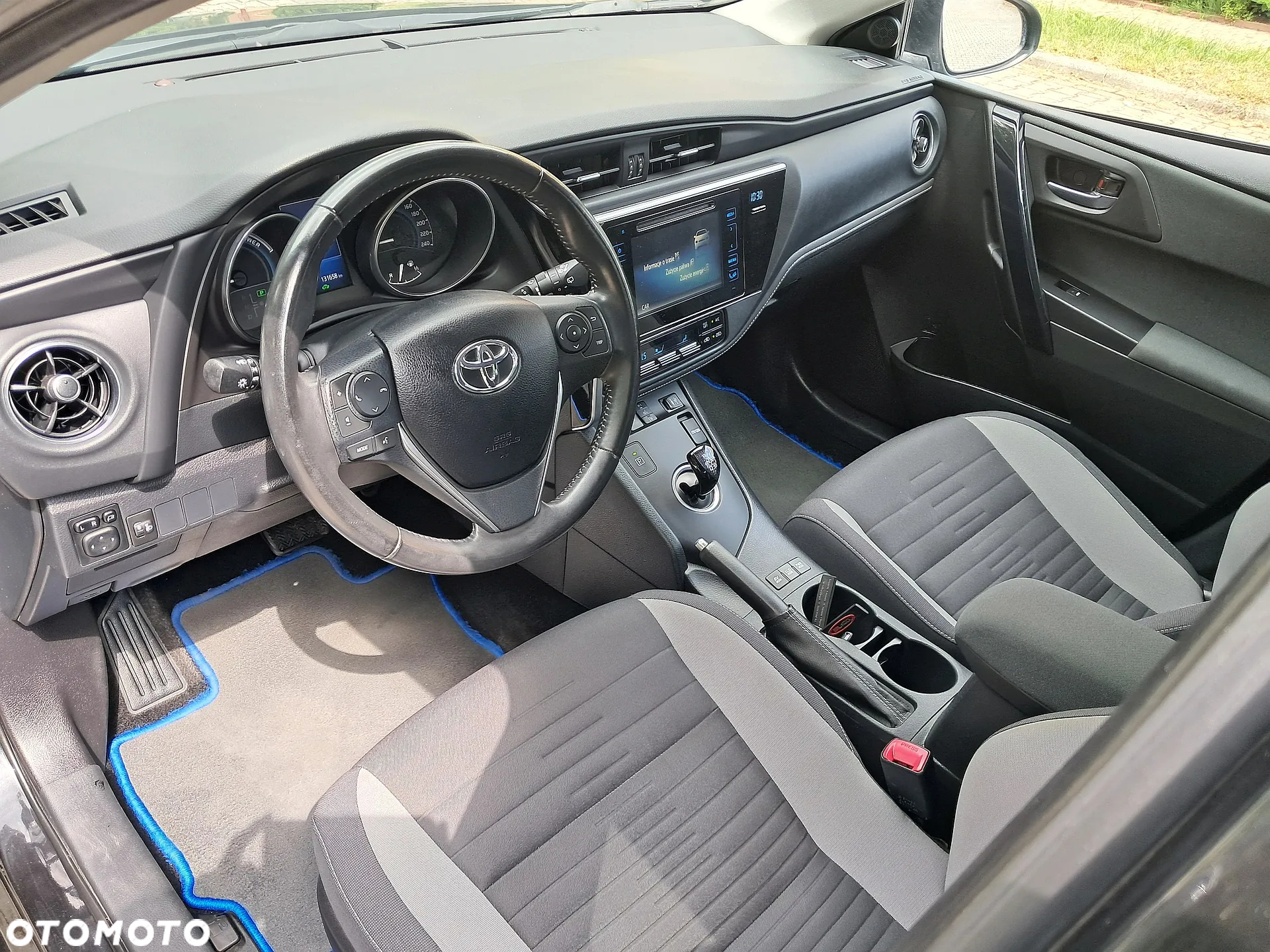 Toyota Auris - 11