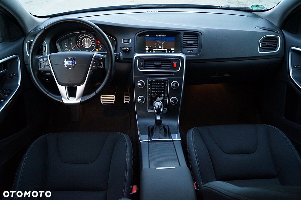 Volvo V60 D4 Geartronic Summum - 28