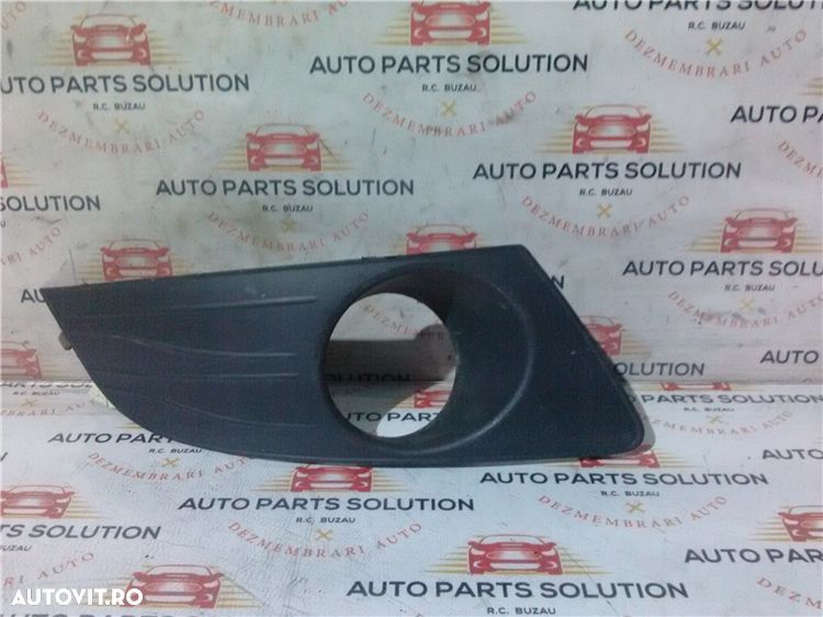 grila proiector dreapta dacia mcv 2006 2010 - 1