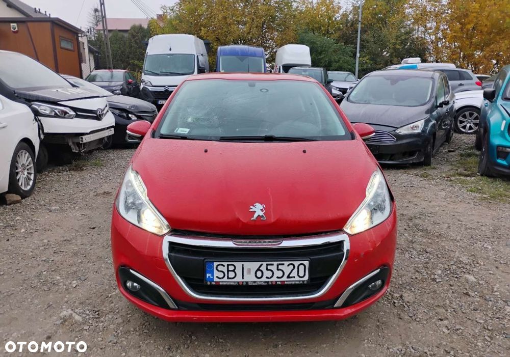 Peugeot 208 - 18