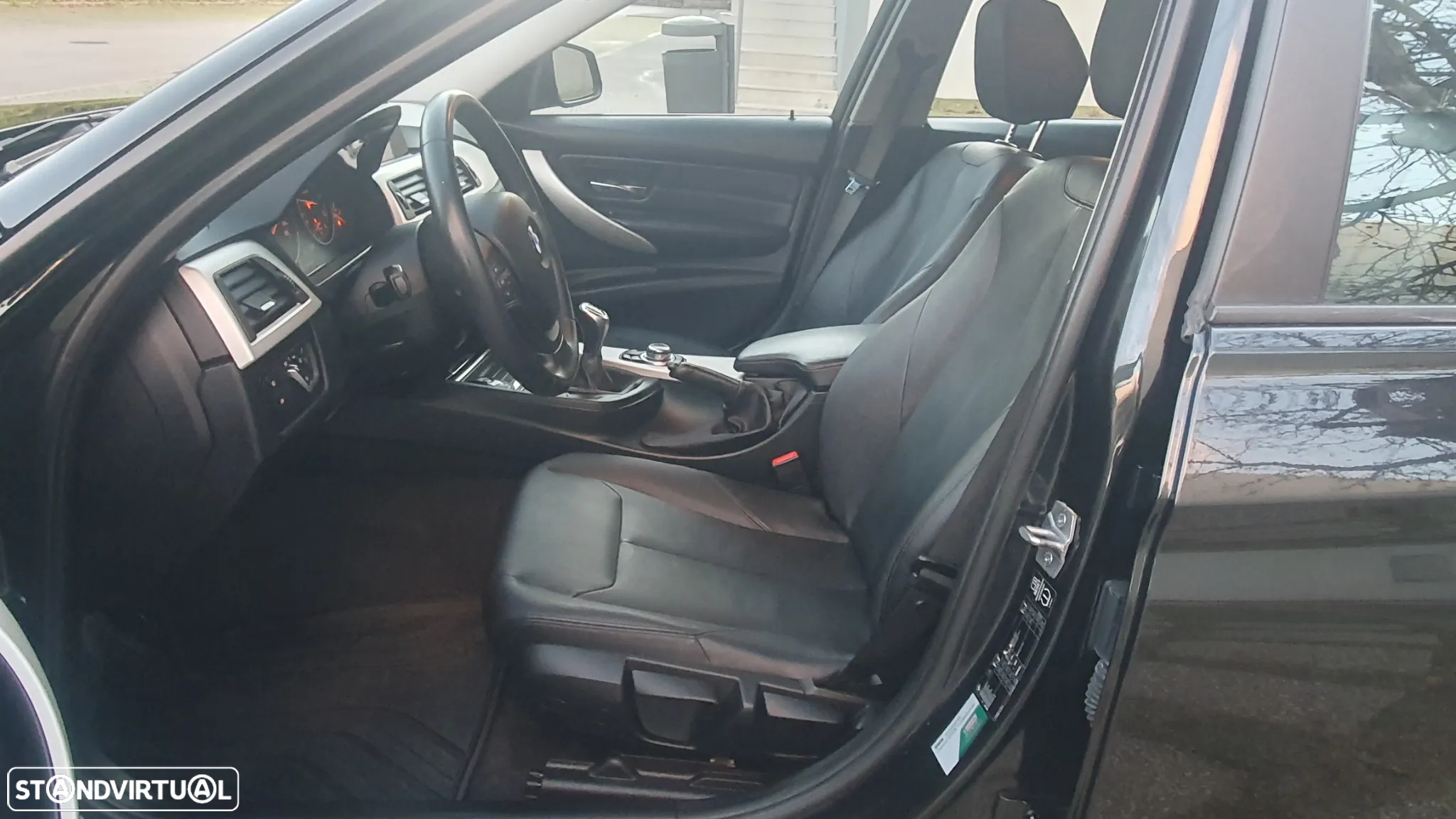 BMW 318 d Line Luxury - 18