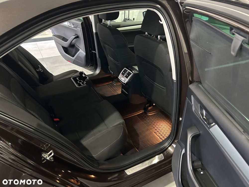 Skoda Superb 1.6 TDI GreenLine - 28