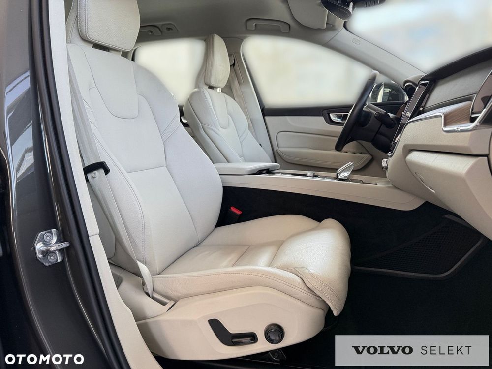 Volvo XC 60 - 25