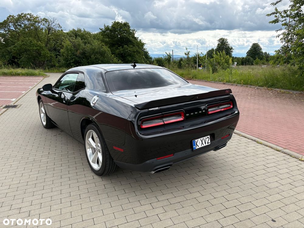 Dodge Challenger - 10