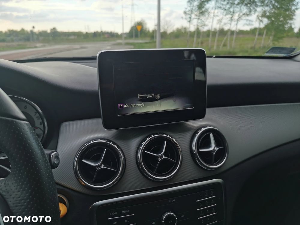 Mercedes-Benz GLA - 20