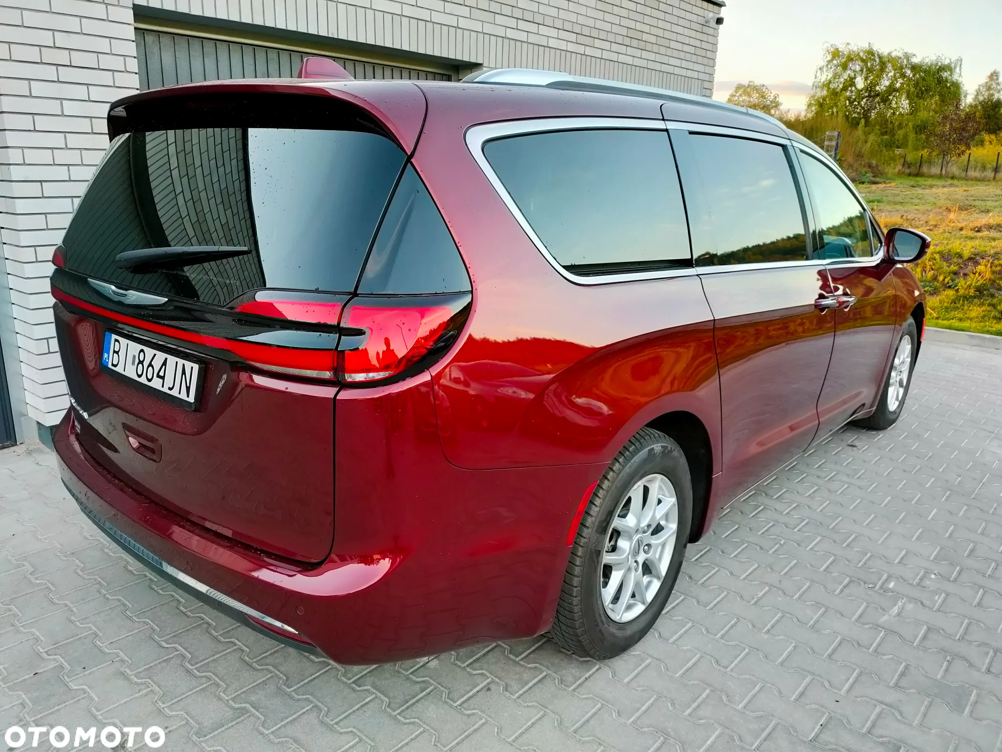 Chrysler Pacifica - 4