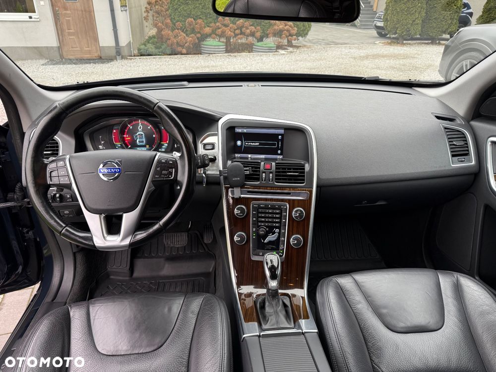 Volvo XC 60 D5 AWD Geartronic Summum - 22