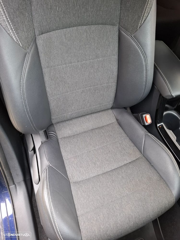 Toyota Corolla Touring Sports 1.8 Hybrid Comfort+P.Sport - 31