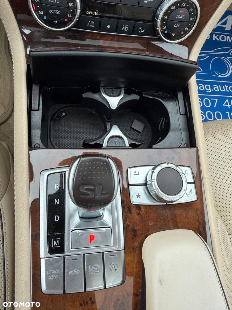 Mercedes-Benz SL - 24
