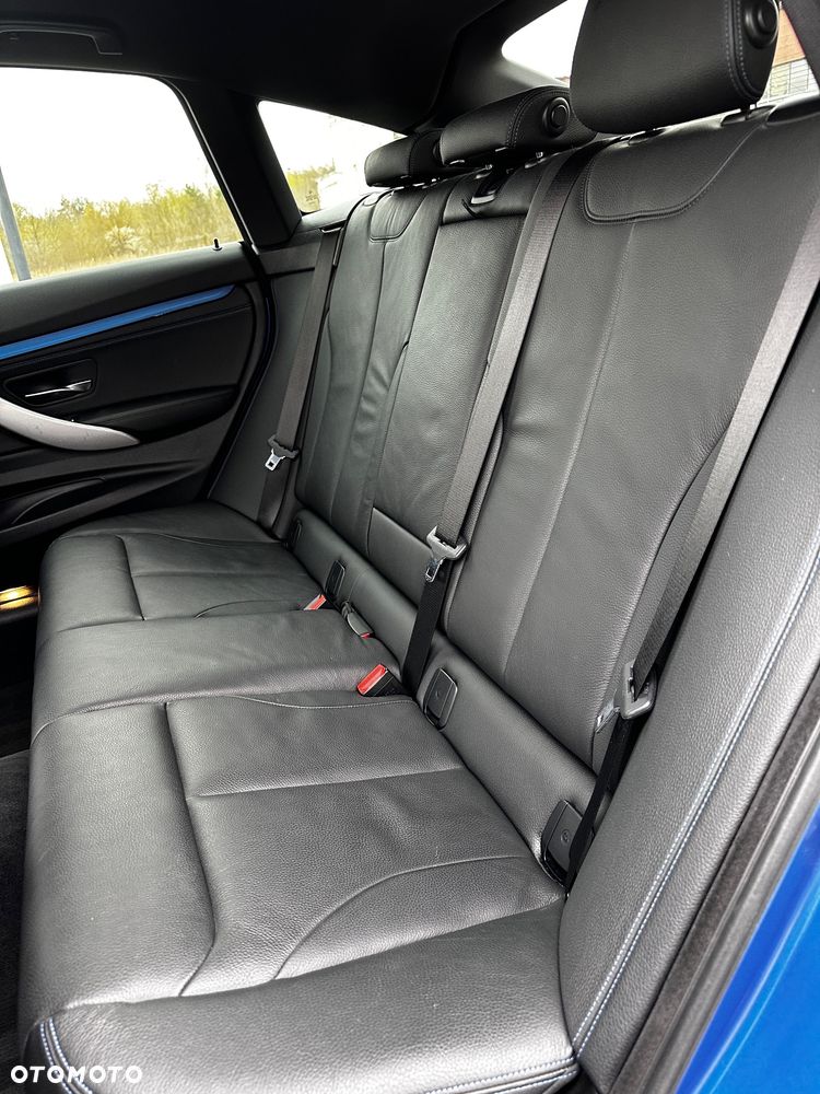 BMW 3GT 330i xDrive M Sport - 15