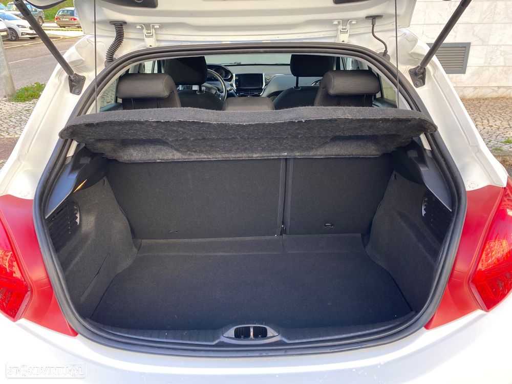 Peugeot 208 1.4 HDi SE Style - 12