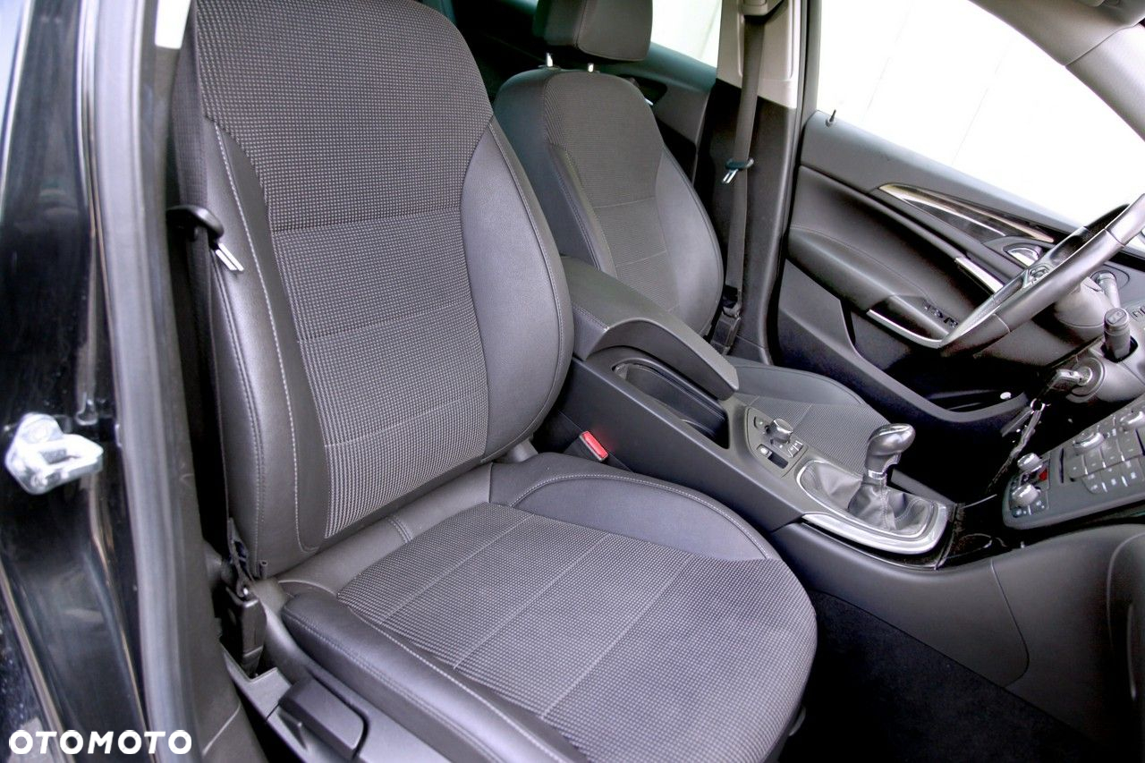 Opel Insignia - 15