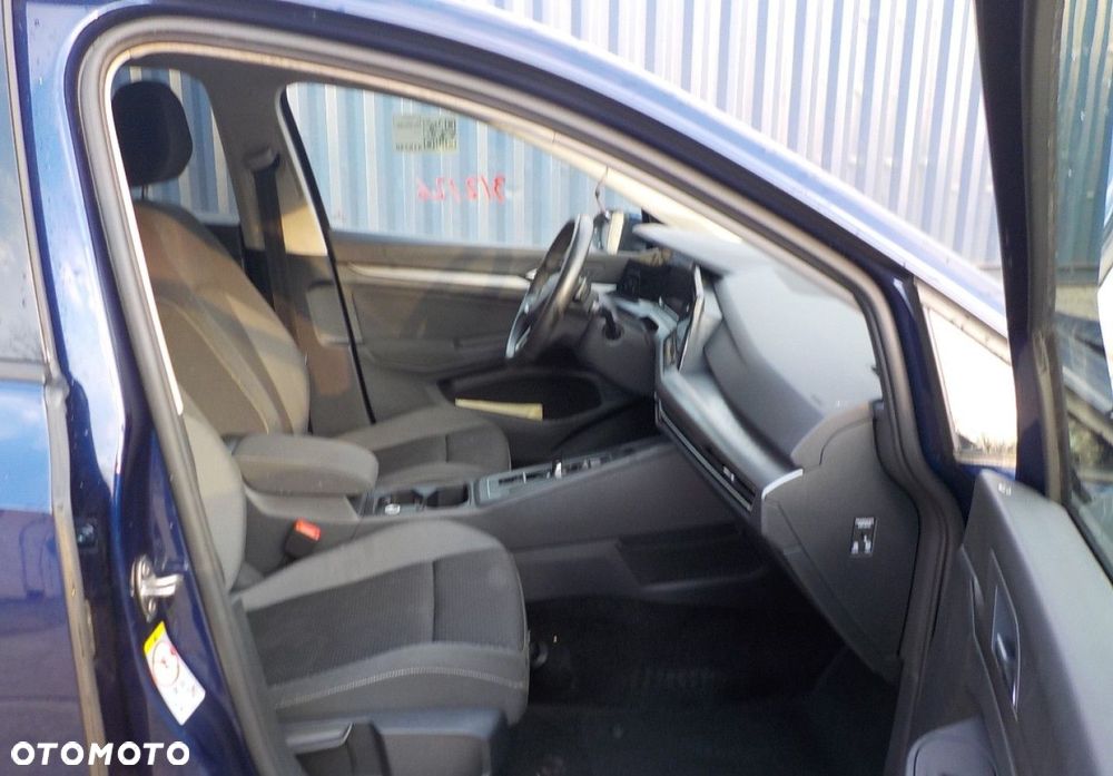 Volkswagen Golf - 22
