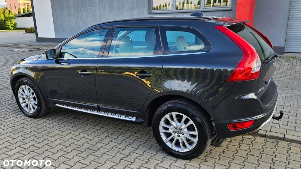 Volvo XC 60 D5 AWD Momentum - 5