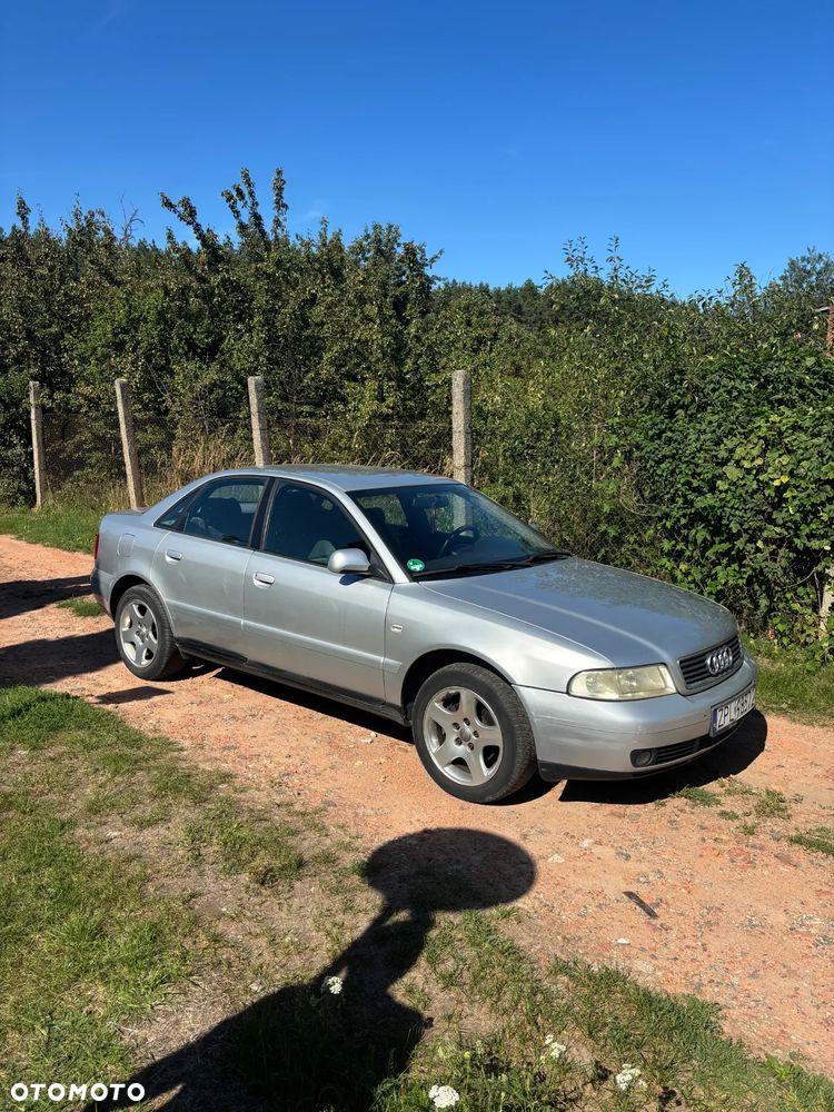 Audi A4 Limousine - 2