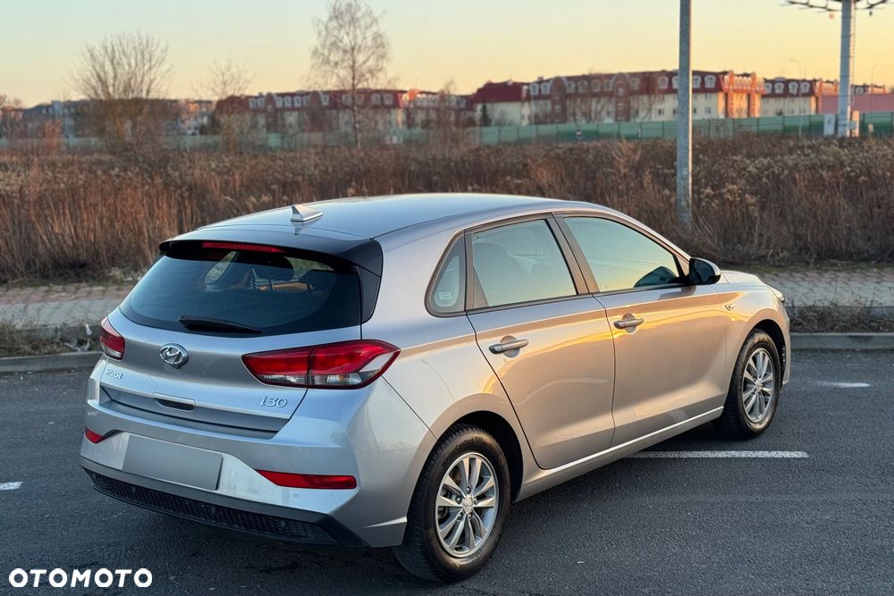 Hyundai i30 1.5 DPI Classic + - 19
