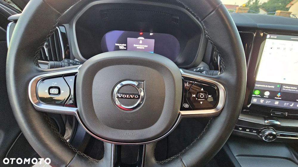 Volvo XC 60 B4 D AWD Plus Dark - 23