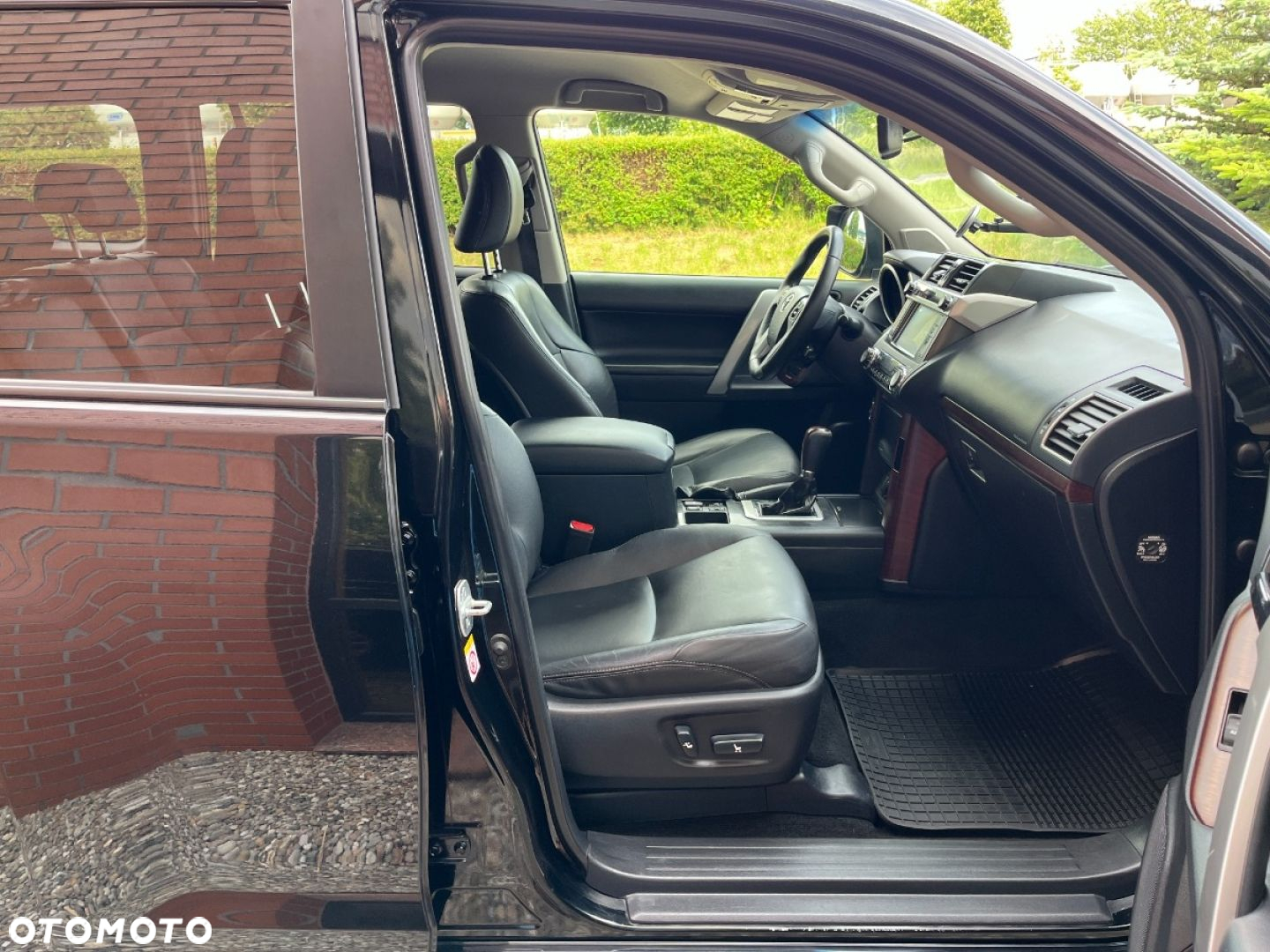 Toyota Land Cruiser - 23